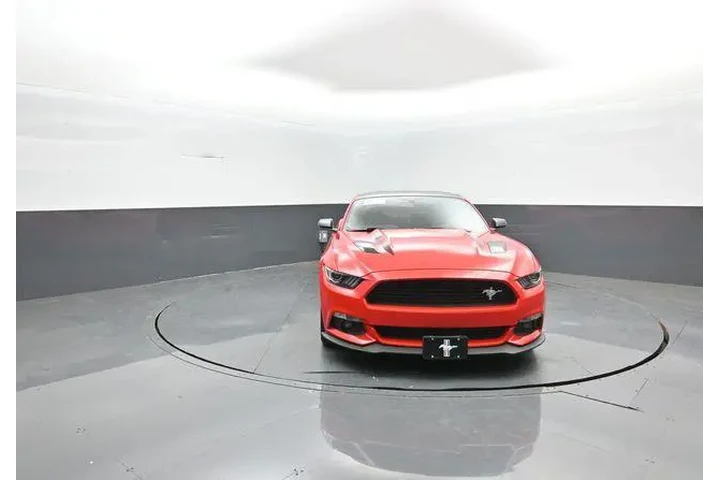 $34918 : Ford Mustang 2017 GT 2dr Fas image 2