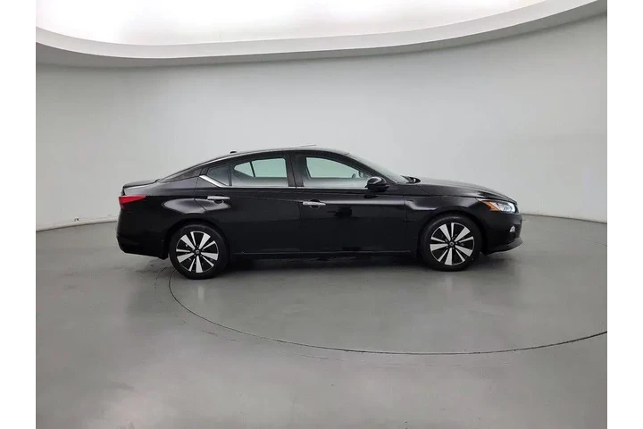 $18998 : Nissan Altima 2021 2.5 SV 4d image 4