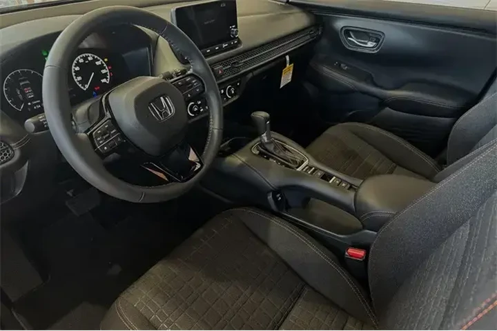 $26918 : Honda HR-V 2025 AWD Sport 4d image 7