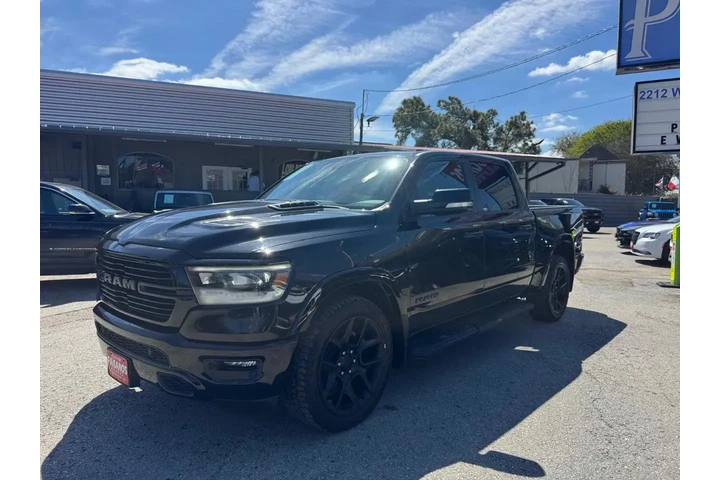 2022 RAM 1500 Laramie Crew Ca image 1