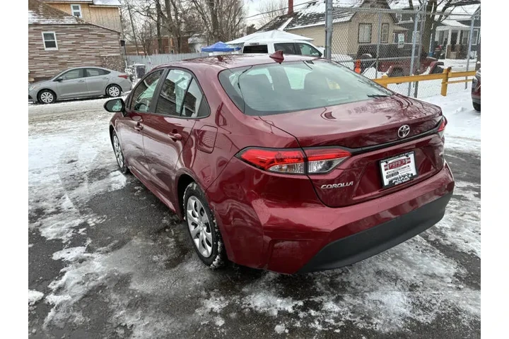 2024 Corolla LE image 9