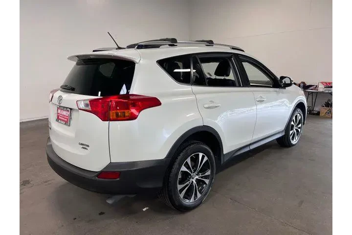 $19485 : Toyota RAV4 2015 AWD Limited image 3
