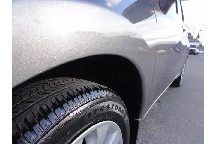 $7950 : 2016 Versa Note SV image 9