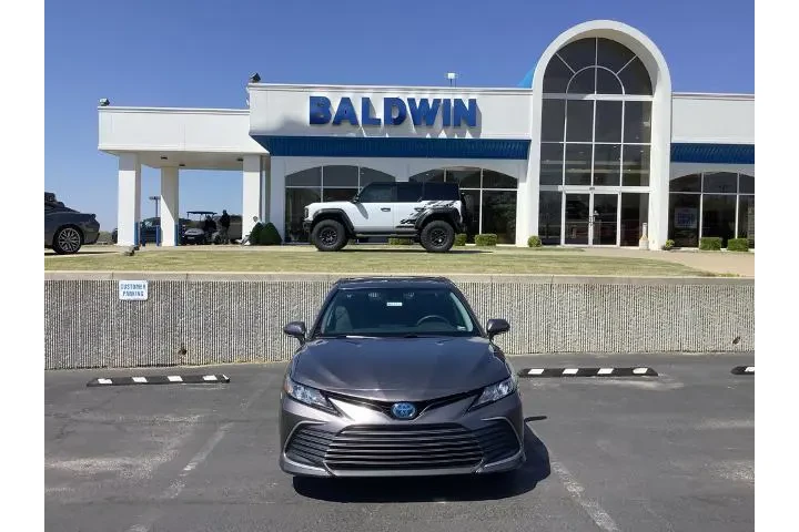 $26950 : Toyota Camry Hybrid 2023 LE image 2