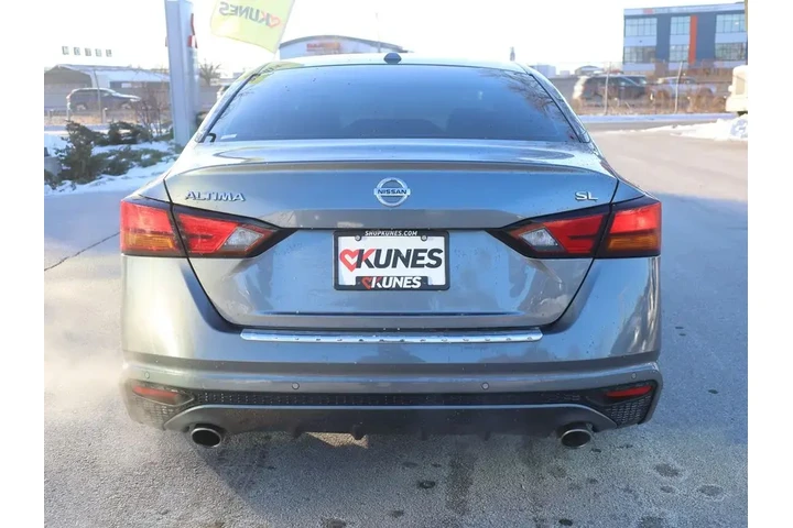 $16977 : Nissan Altima 2022 2.5 SL 4d image 8
