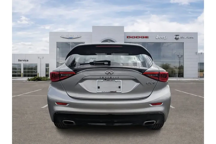 $13987 : INFINITI QX30 2018 Base 4dr image 4