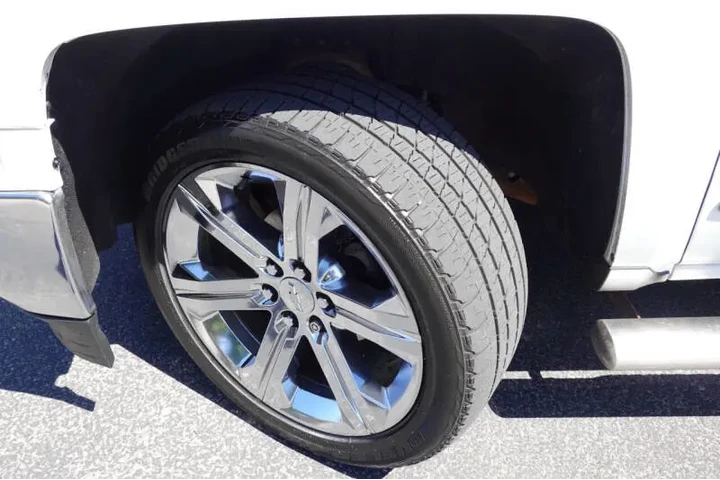 $31995 : 2015 Silverado 1500 LTZ image 3