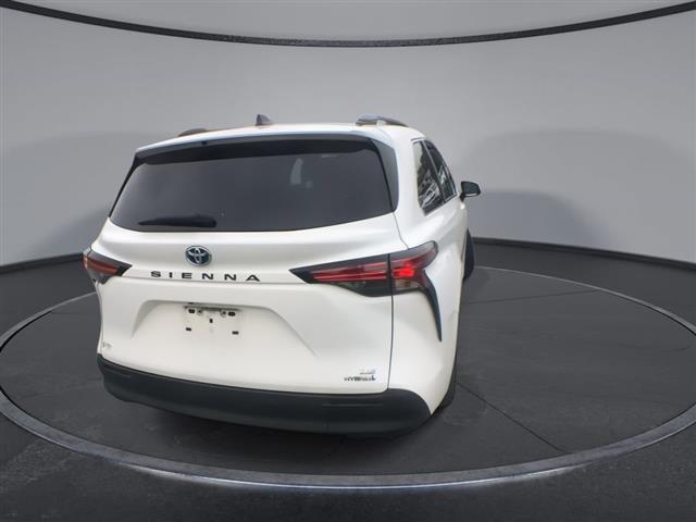 $38200 : PRE-OWNED 2021 TOYOTA SIENNA image 8