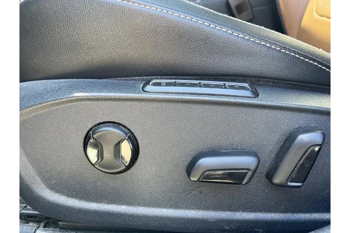 $18988 : Volkswagen Jetta 2022 SEL 4d image 8