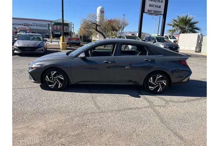 $27015 : Hyundai ELANTRA 2024 SEL 4dr image 4