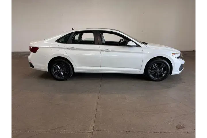 $20553 : Volkswagen Jetta 2023 SE 4dr image 2