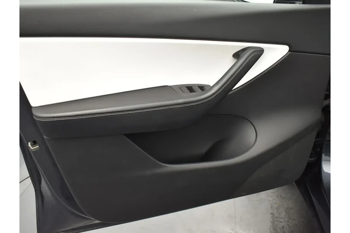 $18326 : Tesla Model Y 2021 AWD Long image 9