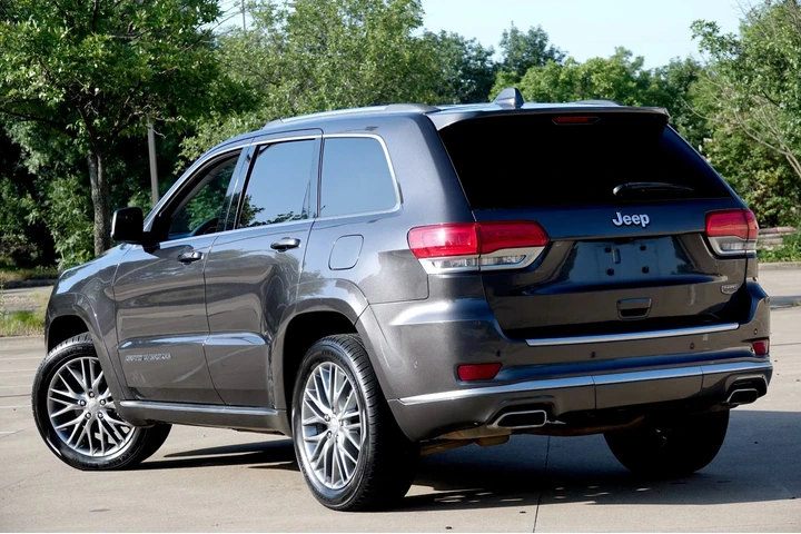 $5995 : 2017 Grand Cherokee Summit image 4