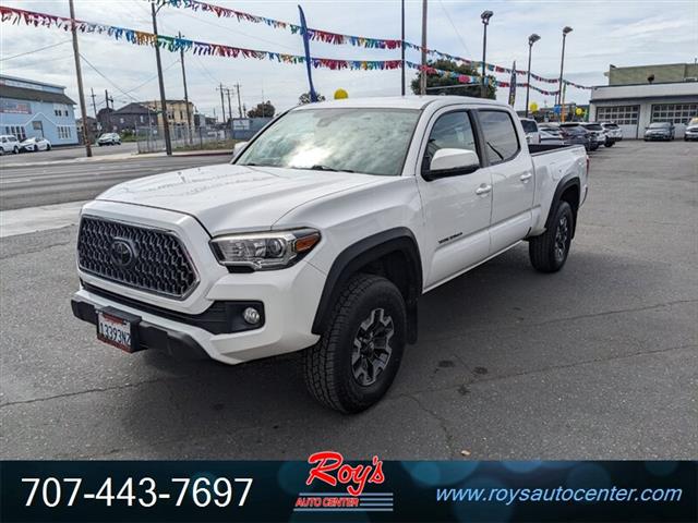 $32995 : 2018 Tacoma SR5 V6 4WD Truck image 3