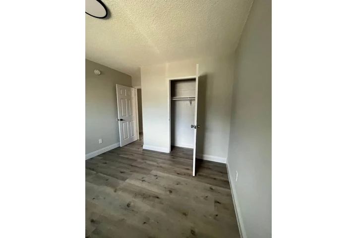 $2400 : Apartamento en renta image 4