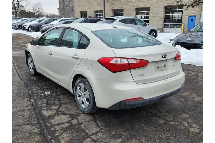 $4766 : Kia Forte 2015 LX 4dr Sedan image 3