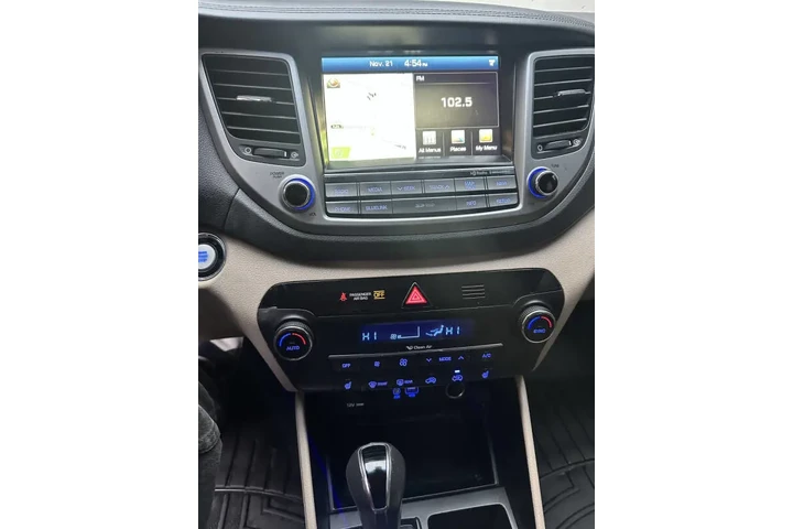 $9999 : 2016 Tucson Limited image 10