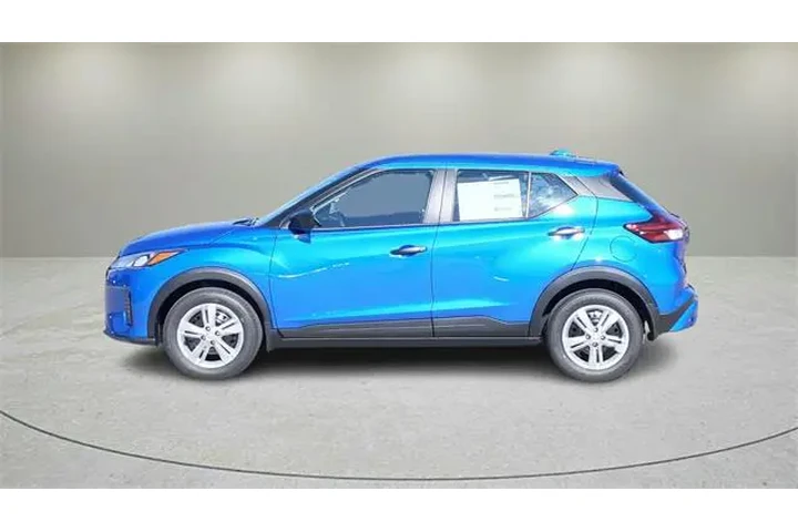 $18806 : Nissan Kicks Play 2025 S 4dr image 4
