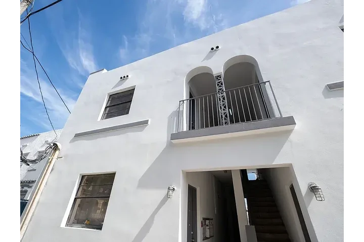 $1568 : Riverside image 8