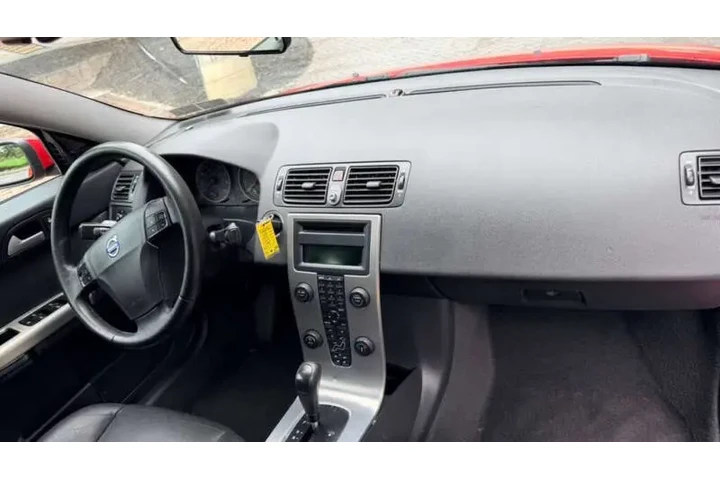 $3999 : 2006 S40 T5 image 9