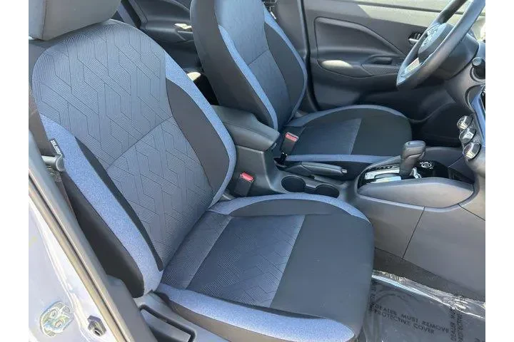 $19800 : Nissan Versa 2025 SV 4dr Sed image 10