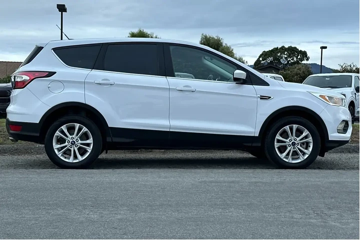 Ford Escape 2017 AWD SE 4dr image 6