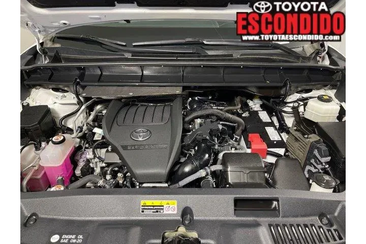 $31998 : Toyota Highlander 2023 AWD L image 9