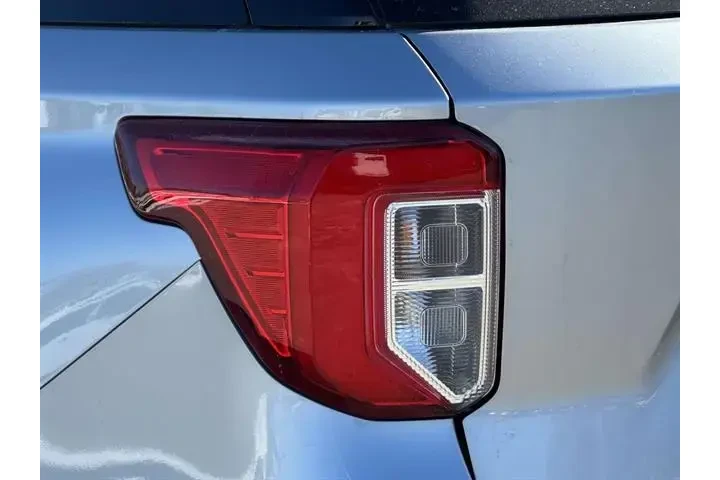 $30494 : Ford Explorer 2023 AWD XLT 4 image 9