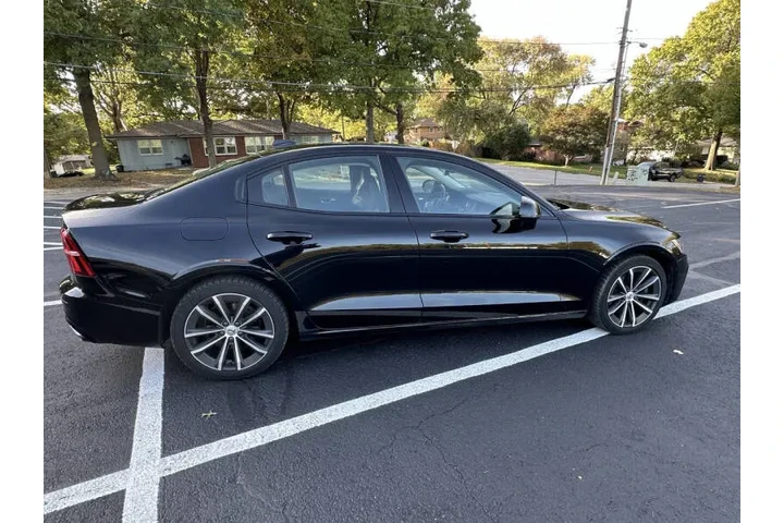$16999 : 2022 S60 B5 Momentum image 7