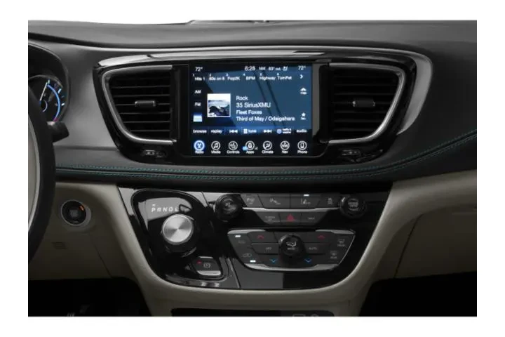 $17300 : Chrysler Pacifica Hybrid 201 image 10