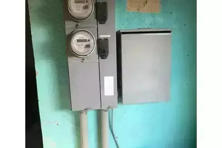 GRANADOS ELECTRIC image 5