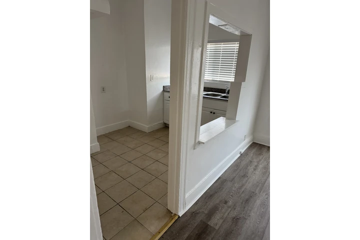 $1200 : ESTUDIO 1 BAñO 1ESTACIONAMIENO image 3