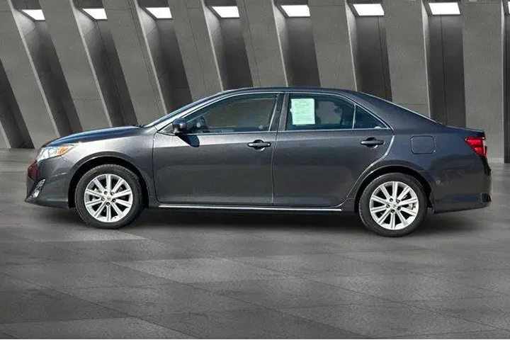 $17400 : Toyota Camry 2014 XLE 4dr Se image 8