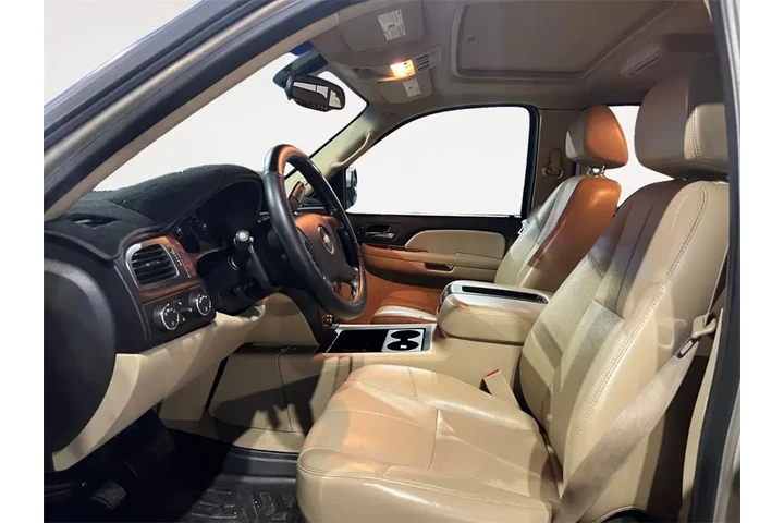 $10000 : Chevrolet Suburban 2007 LS 2 image 3