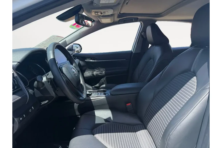 $29779 : Toyota Camry Hybrid 2024 SE image 9