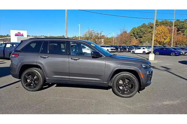 $31995 : Jeep Grand Cherokee 2023 4x4 image 3