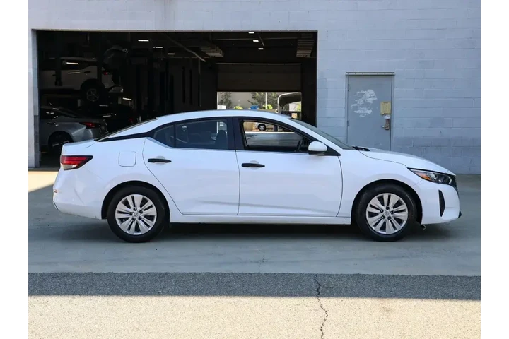 $18085 : Nissan Sentra 2024 S 4dr Sed image 3