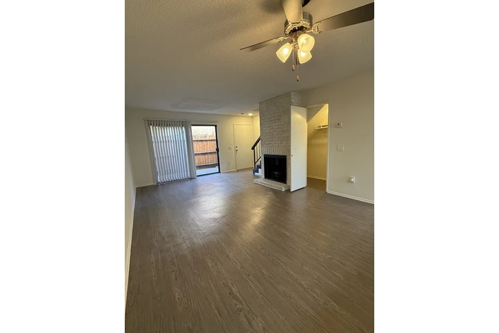 $2525 : PANO0RAMA CITY image 5