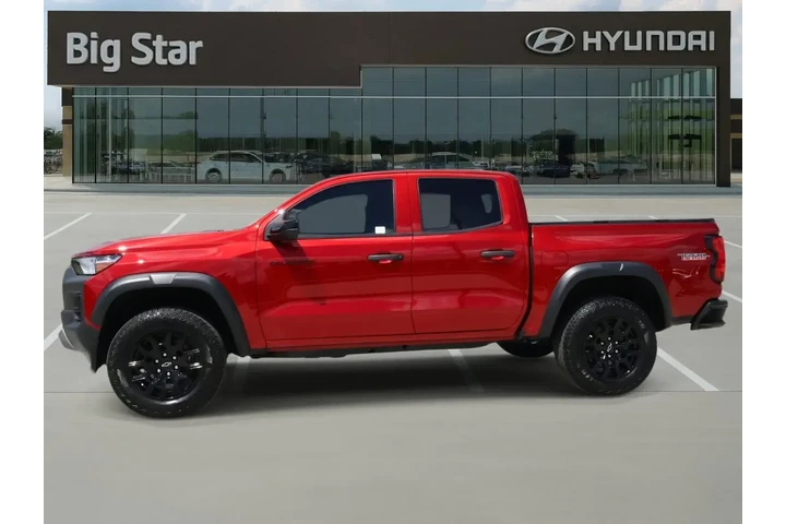 $37988 : Chevrolet Colorado 2024 4x4 image 2