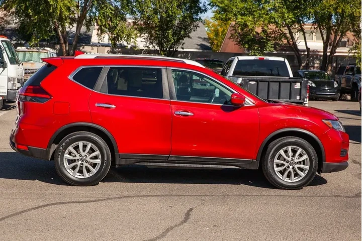 $10499 : 2017 Rogue SV image 4