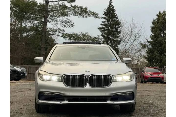 $11990 : 2017 BMW 7 Series 740i image 3