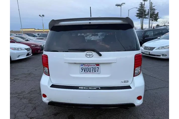 $13889 : Scion xB 2015 4dr Wagon 5M image 6