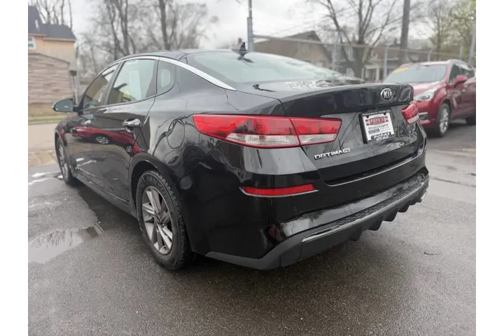 2020 Optima LX image 8