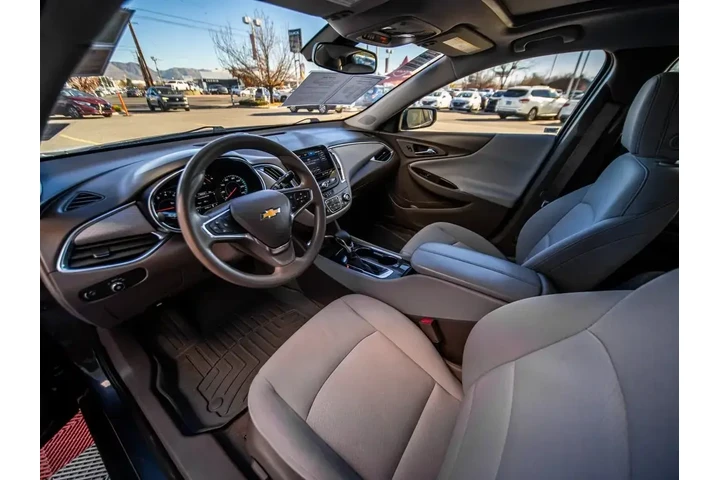 $13488 : Chevrolet Malibu 2021 LT 4dr image 9