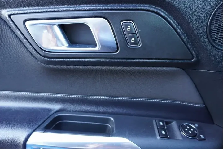$35688 : Ford Mustang 2020 EcoBoost 2 image 9