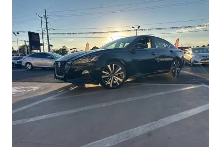 2021 Altima 2.5 SR image 5