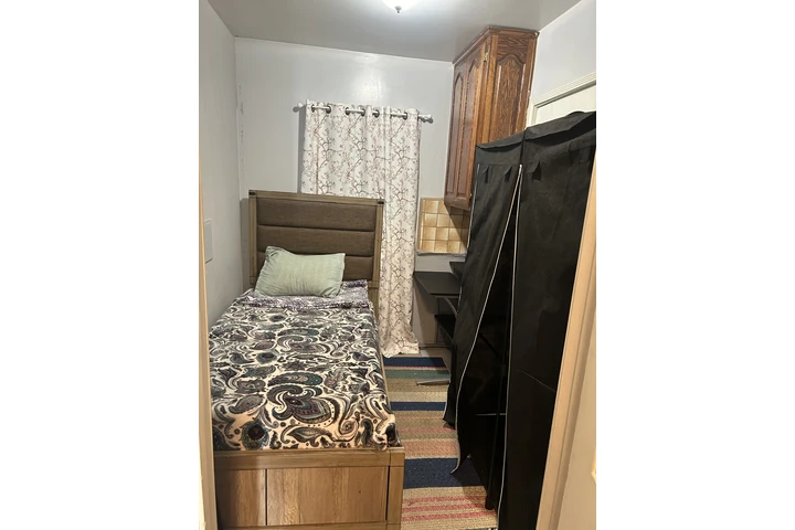 $750 : Habitación en renta image 2