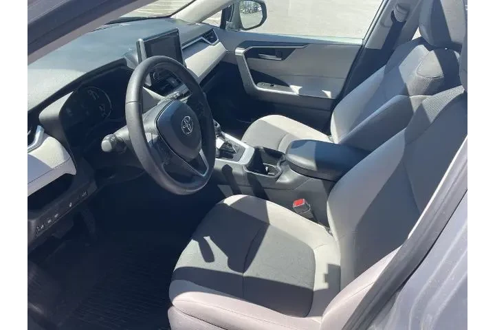 $31995 : Toyota RAV4 2024 AWD XLE 4dr image 9
