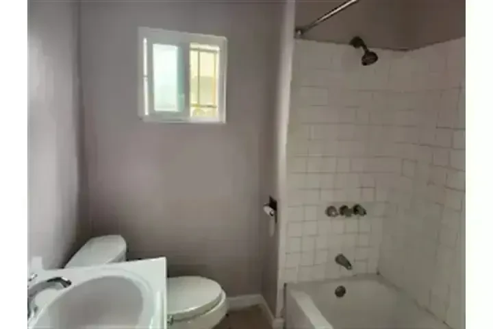 $1675 : APT. 1-RECAMARA/ 1-BAÑO image 2