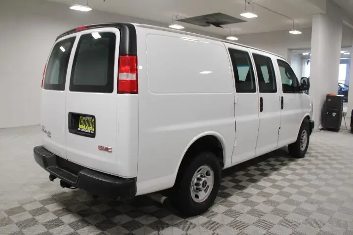$19500 : GMC Savana 2016 2500 3dr Car image 8
